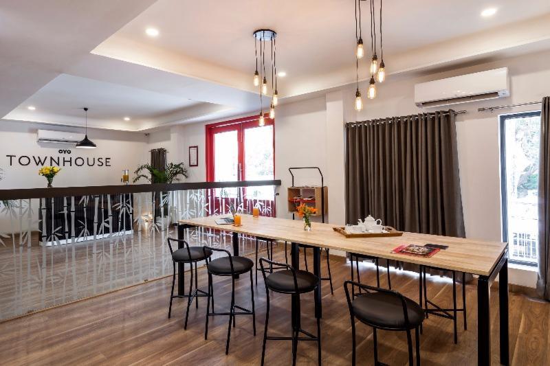 ホテルOyo Townhouse 008 Greater Kailash デリー エクステリア 写真
